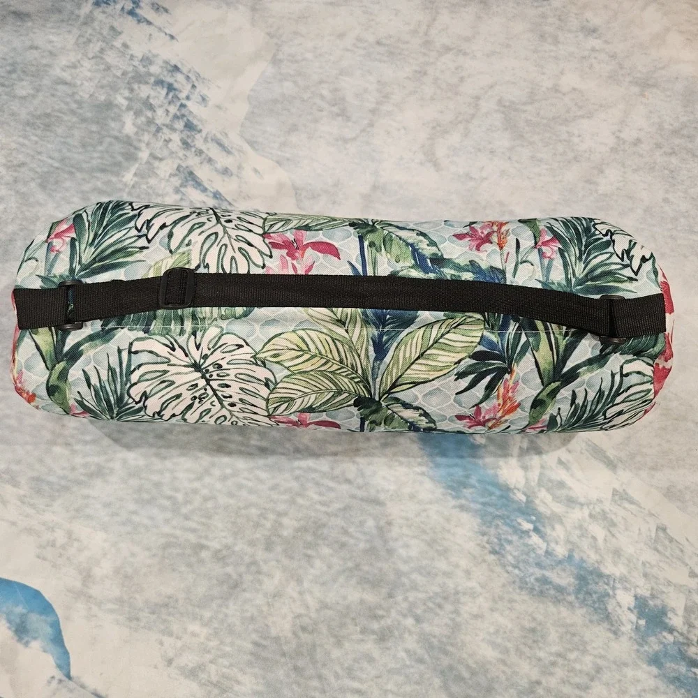 Cynthia Rowley Tropical Floral 60x70 Picnic Throw Blanket With Zipper Carry Bag